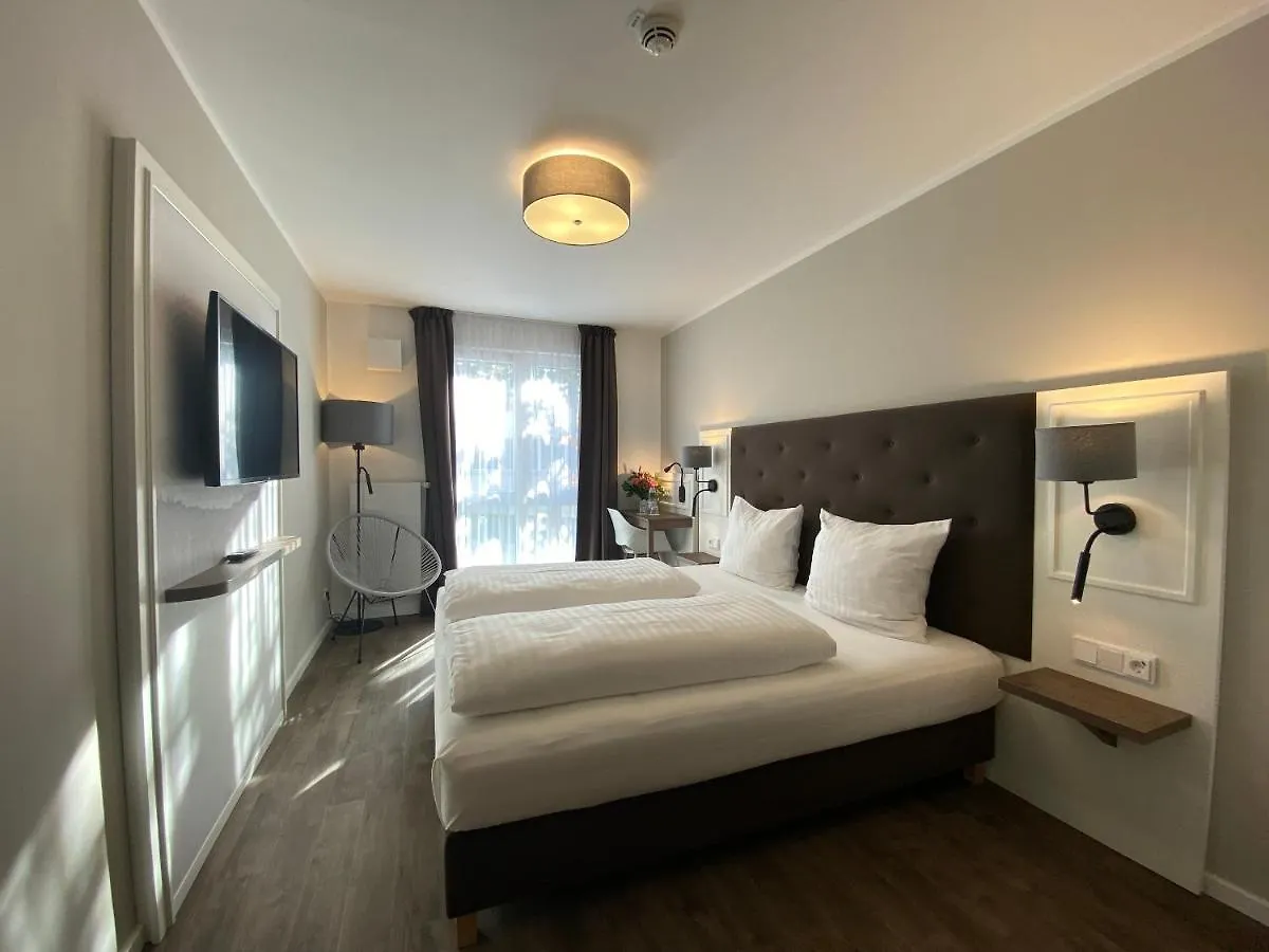 Signature East Hotel Falk contacts